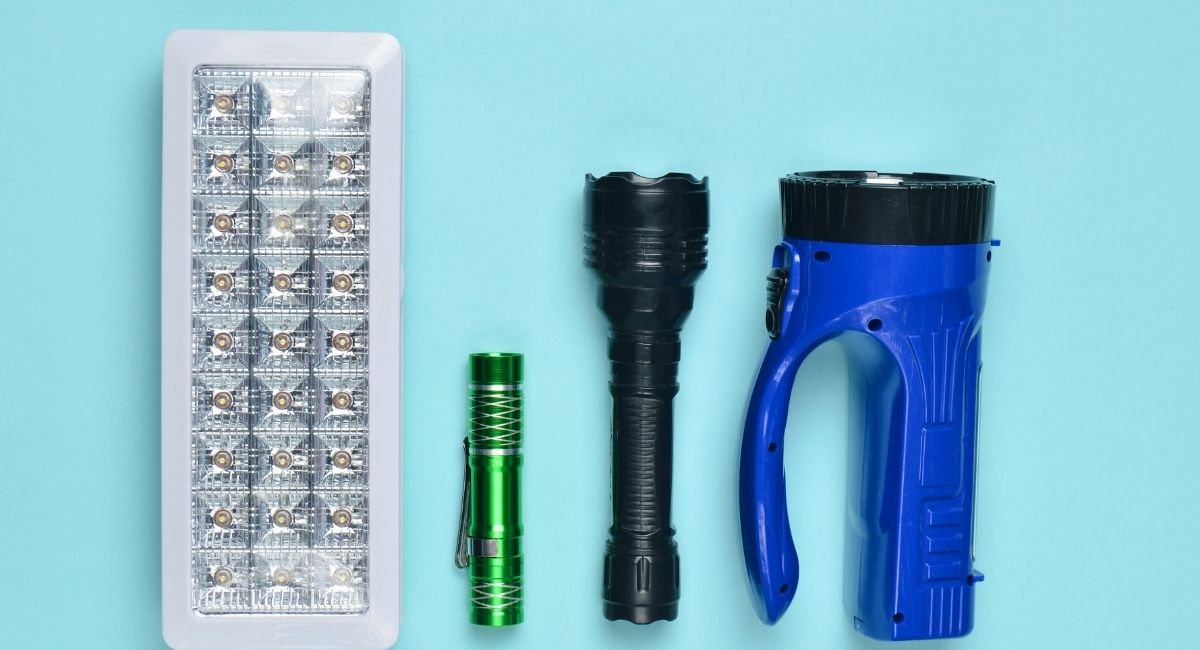 flashlight survival kit